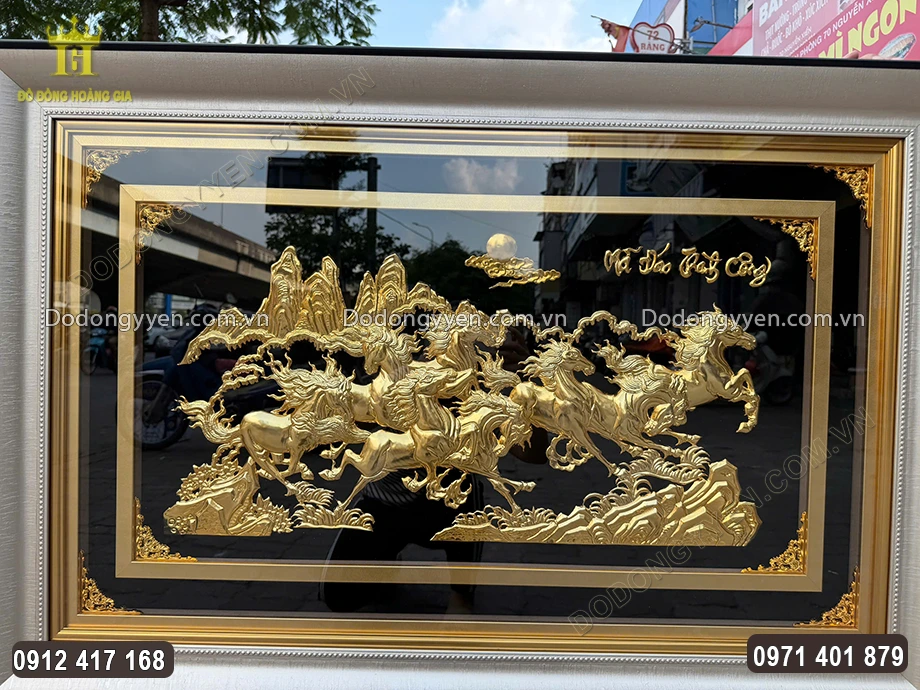 Họa tiết hoa văn được mạ v&agrave;ng 24K sang trọng